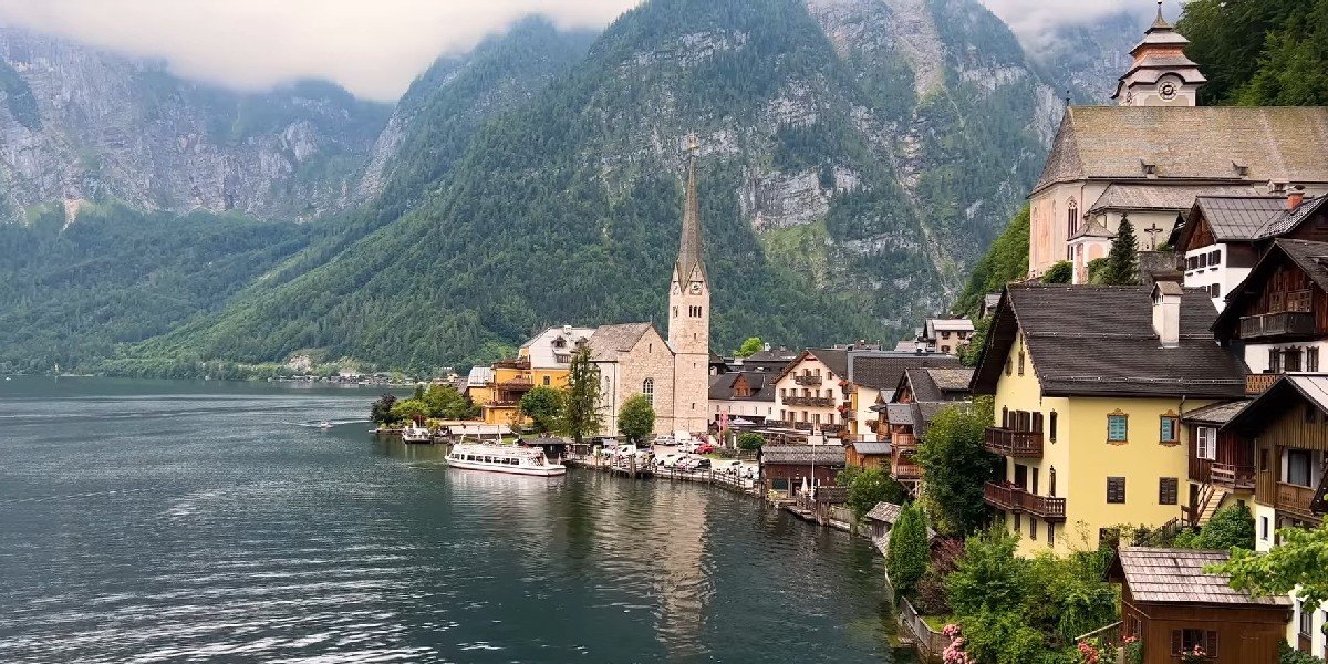 Day Tour to Hallstatt from Vienna in Small Group