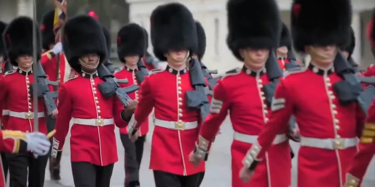 Buckingham Palace Admission and Changing of the Guard Ceremony, photo 1