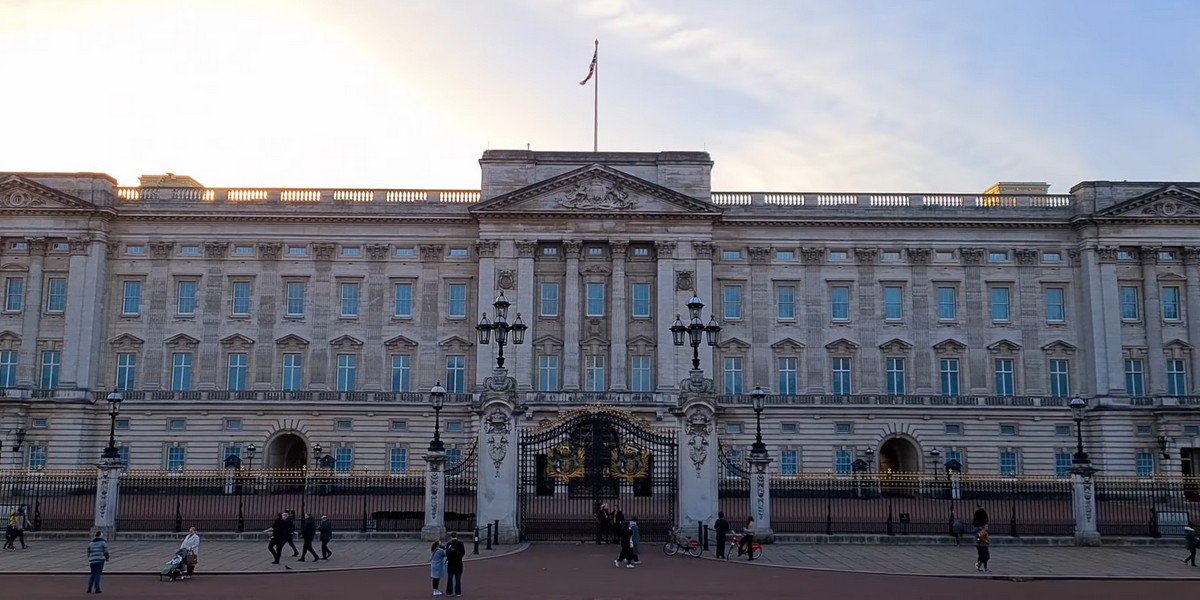 Buckingham Palace Admission and Changing of the Guard Ceremony, photo 2