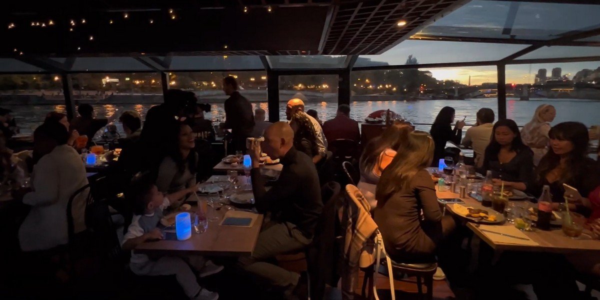 Seine River Cruise with Dinner and Live Music, photo 3