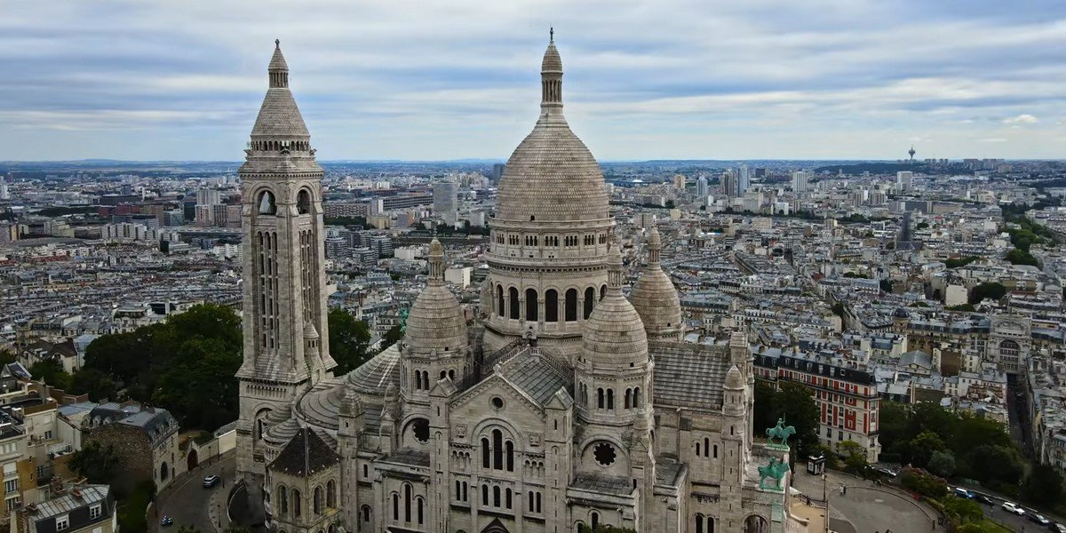 Great Walking Tour by the Main Sights of Paris