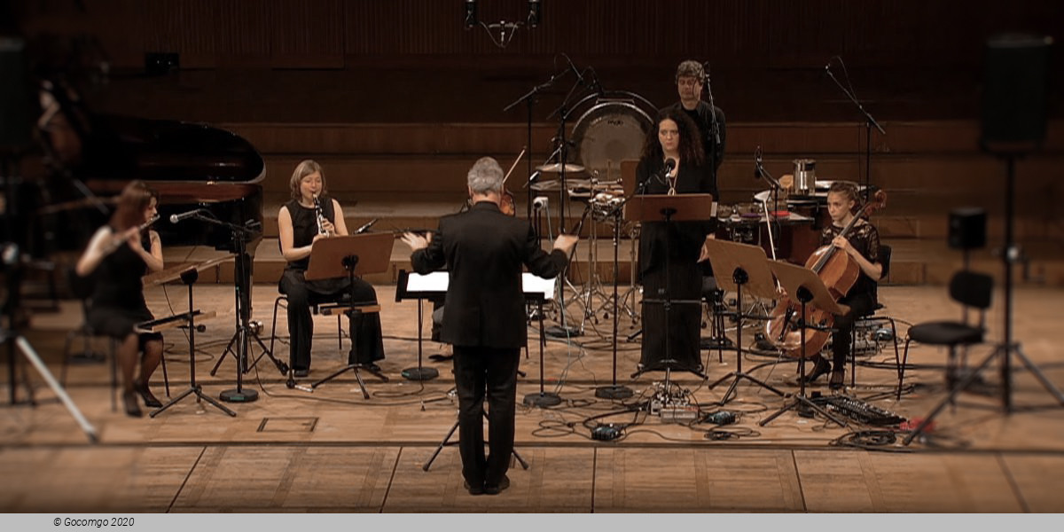 Cello in ’Fire‘, photo 1