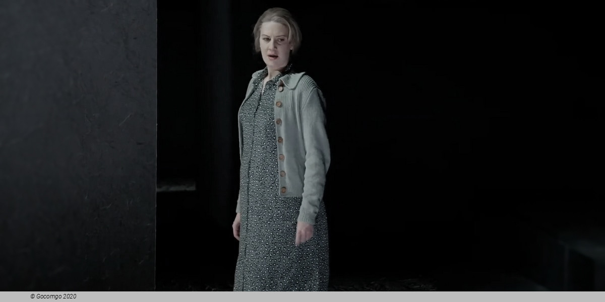 Adriana Mater, photo 3