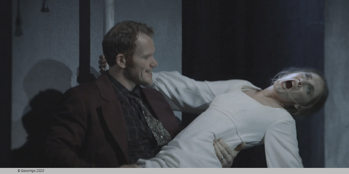 Breaking the Waves, photo 1